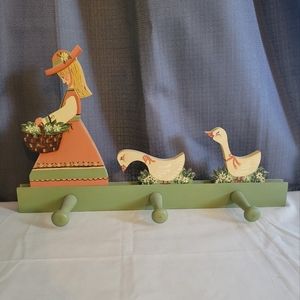 ❤ VINTAGE WOODEN ORNAMENT HAND PAINTED